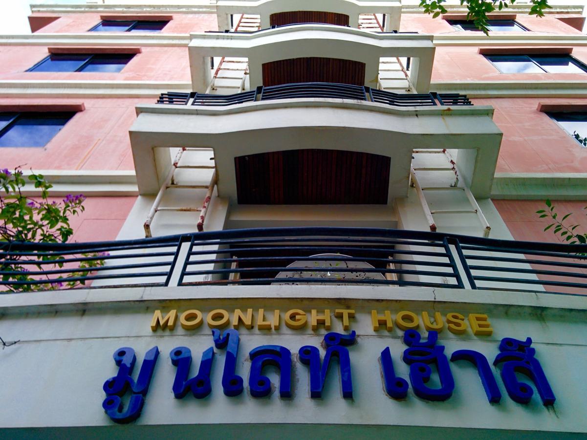 Moonlight House Hotel Nakhon Ratchasima Ngoại thất bức ảnh