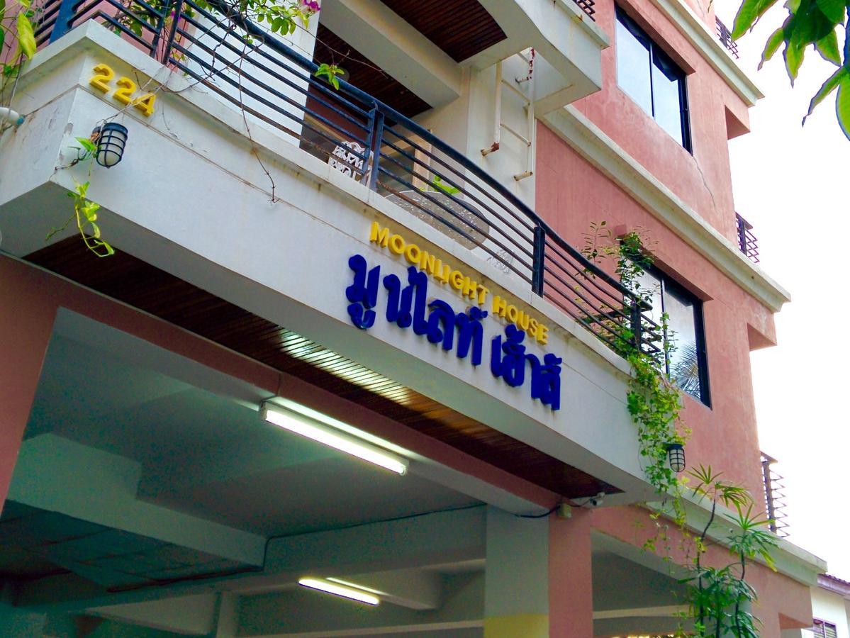 Moonlight House Hotel Nakhon Ratchasima Ngoại thất bức ảnh